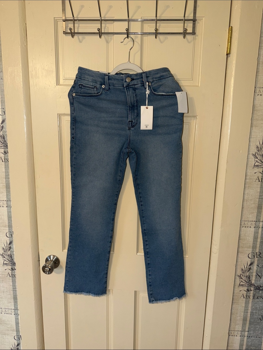 Good American Mid-Blue High-Rise Cropped Straight Jeans light wash